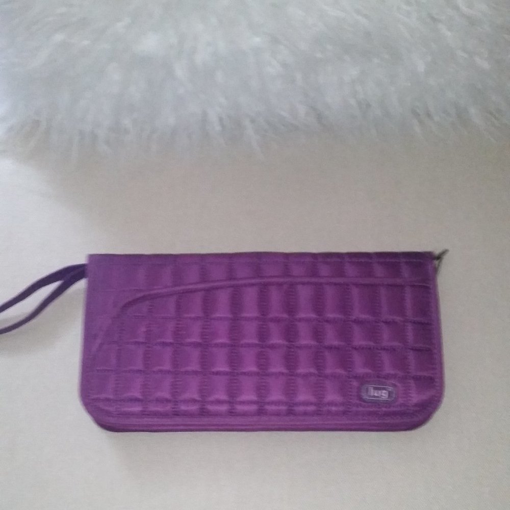 Lug long wallet/wristlet NWOT